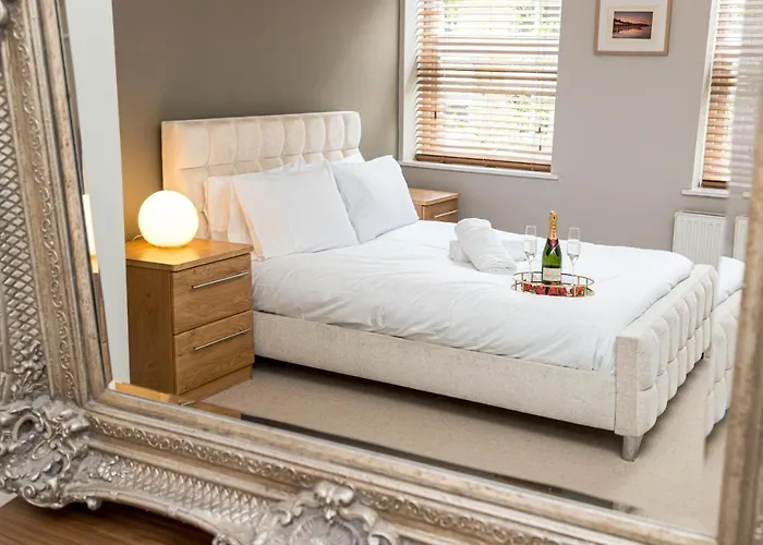 Cosy Urban Oasis - Quirky 2-Bed Town Centre Apartment Bournemouth, United Kingdom
