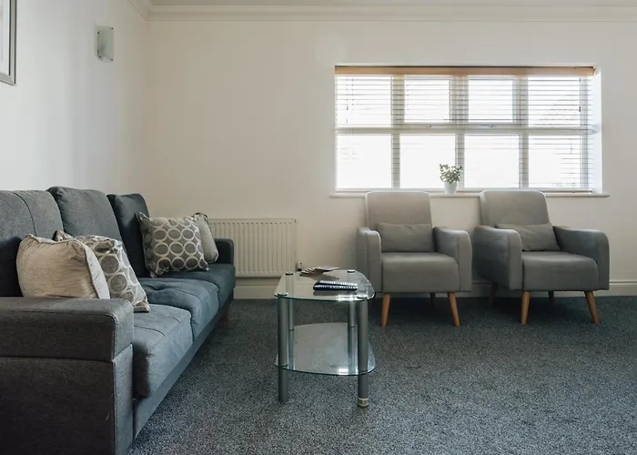 Spacious 2 Bedroom Flat Near Beach And Town Centre Bournemouth, United Kingdom