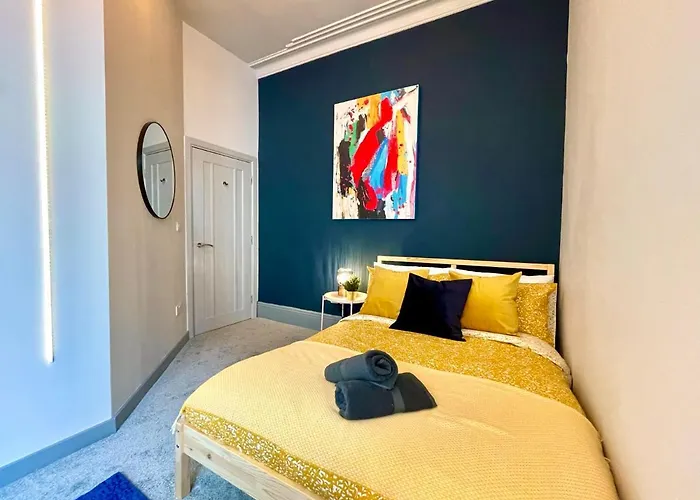 Coastal Charm: Stylish 2-Bedroom Near Beach Bournemouth, United Kingdom
