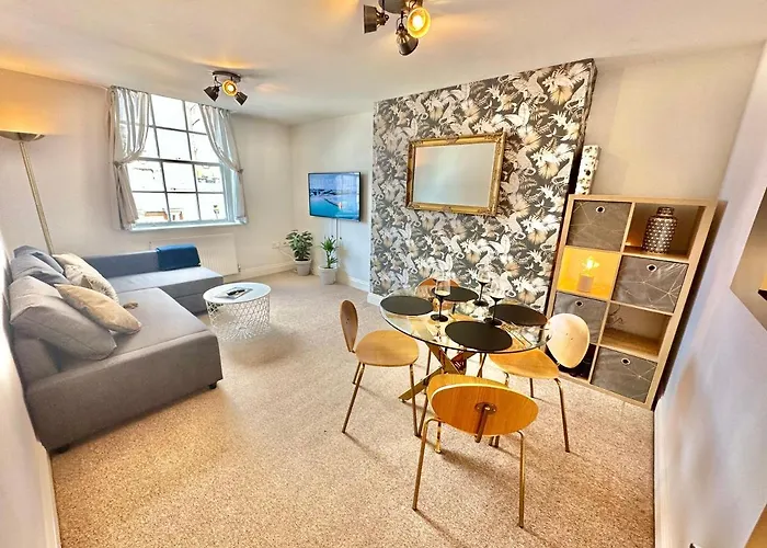 Elegant Town Centre Apartment - Close To Beach Bournemouth, United Kingdom