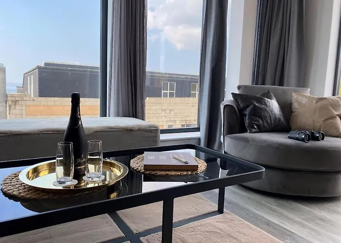 The Pad By The Beach Penthouse Apartment With Sunset And City Views Bournemouth, United Kingdom