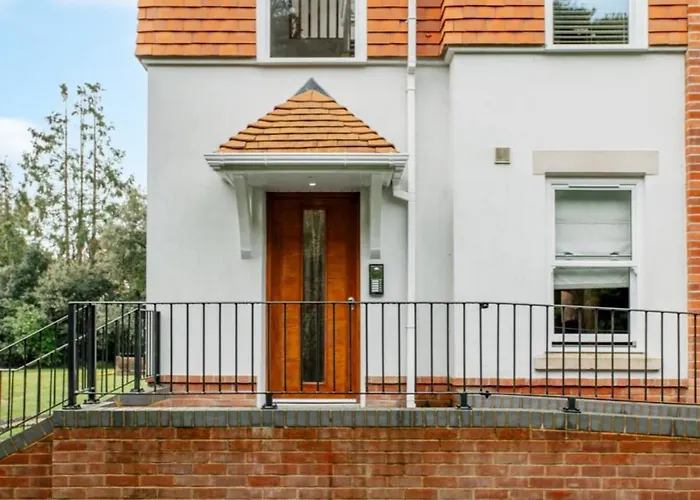 New Ground Floor Apartment, 4 Mins Walk To Beach Bournemouth, United Kingdom