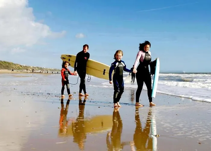 Lookout By Bournecoast - A Stylish Flat With A Balcony, Sea Glimpses And Parking- Just A 10 Minute Walk To The Sandy Beaches - Fm8405 Bournemouth, United Kingdom