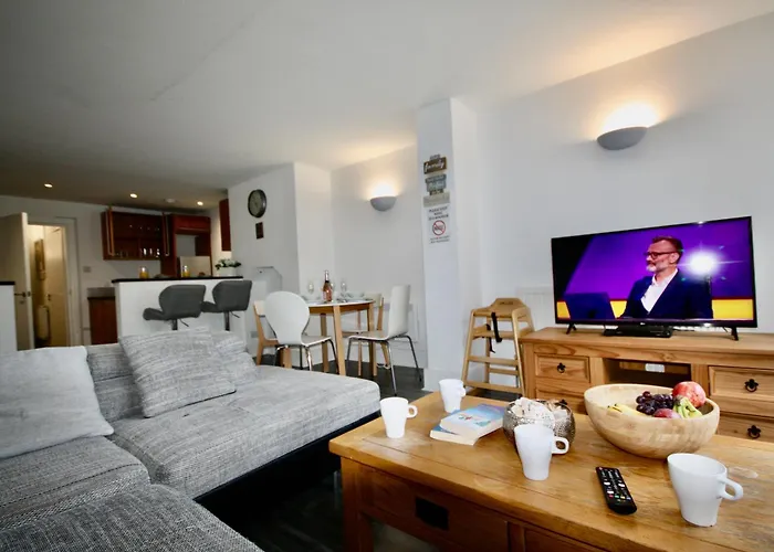Bournemouth Hot Tub & Sauna Holiday Let, United Kingdom