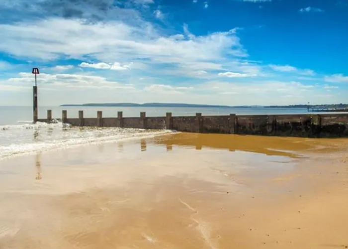 A Beautiful Apartment With Stunning Sea Views & Private Balcony