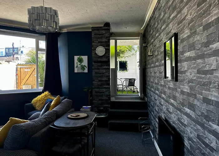 Bournemouth'S Hidden Garden Apartment, United Kingdom