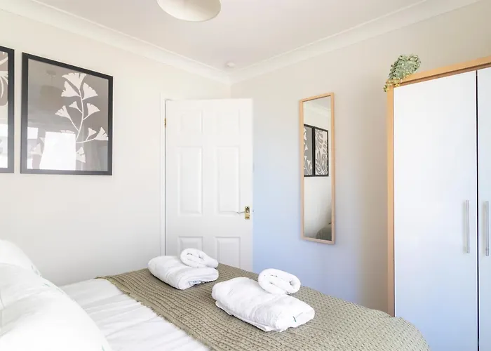 Amazing Sea View 2 Bedroom Sleeps 6 - Free Parking Bournemouth, United Kingdom