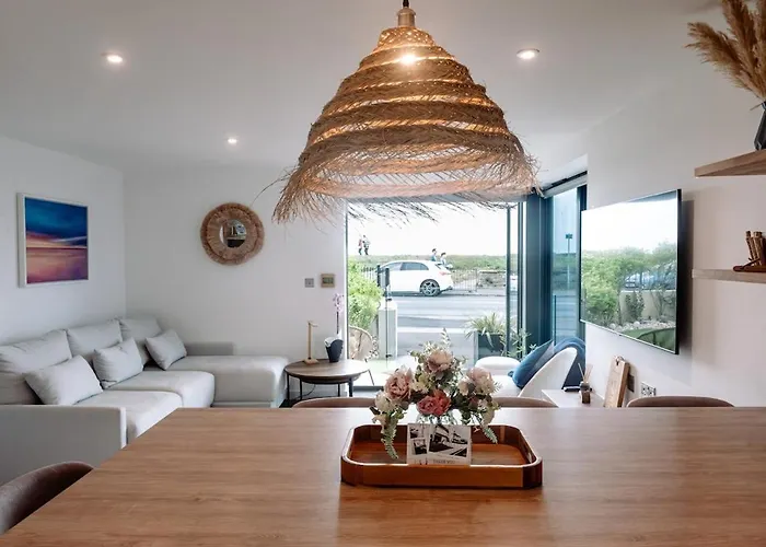 Coast Beachfront Gf 6 Guests Dog Friendly Apartment Bournemouth, United Kingdom