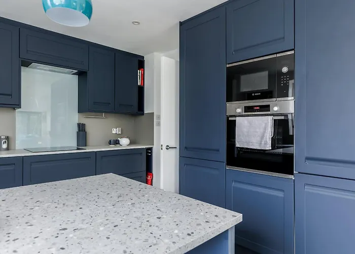 Middle Chine - Beautiful Garden And Spacious Living Space Bournemouth, United Kingdom