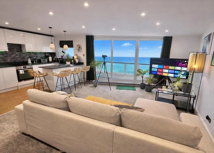 Stunning Sea View Two Double Bedroom Apartment - With Balcony - Opposite Beachfront Walk Bournemouth, United Kingdom