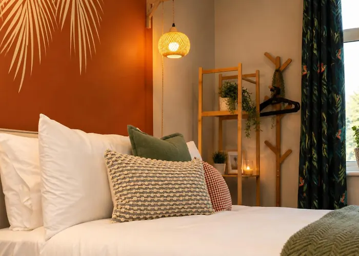 Family Fun! 3 Bedroom- Bournemouth Gem - Near Bournemouth Beach & Town, United Kingdom