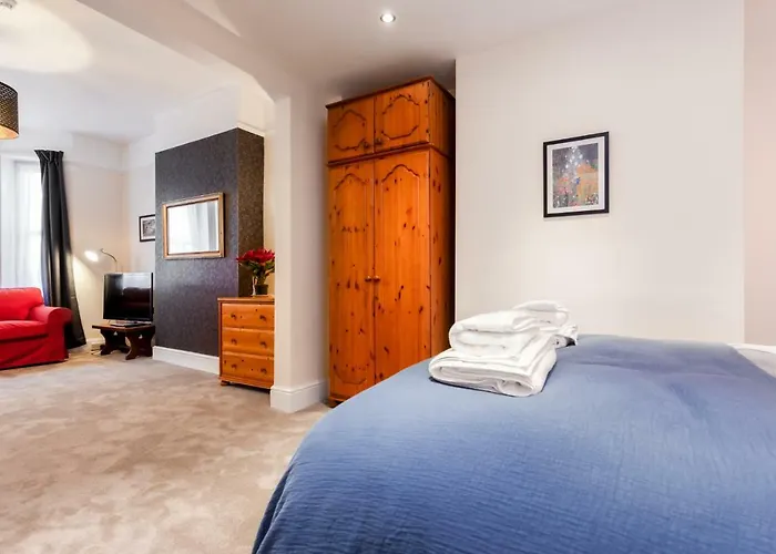 Gorgeous Town Centre Apt With Courtyard Garden Bournemouth, United Kingdom